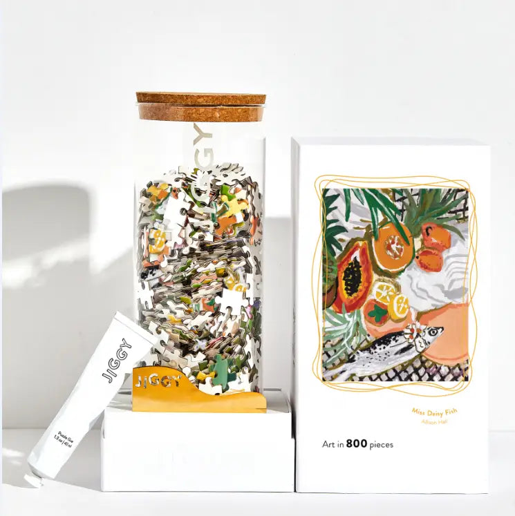 800pc Puzzle &amp; Glue Kit: Miss Daisy Fish, Allison Hall