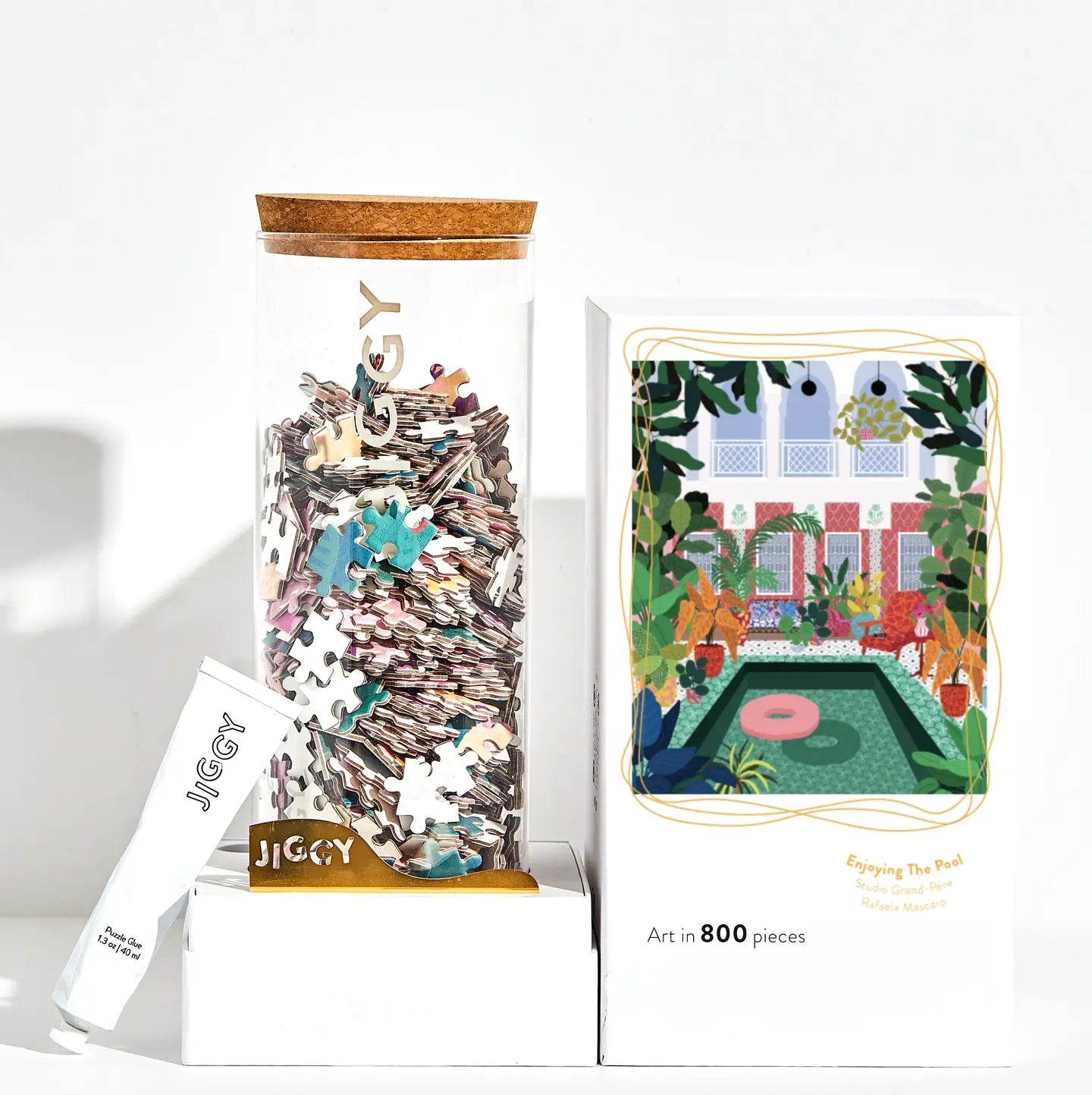 800pc Puzzle: Enjoying the Pool, Rafaela Mascaro