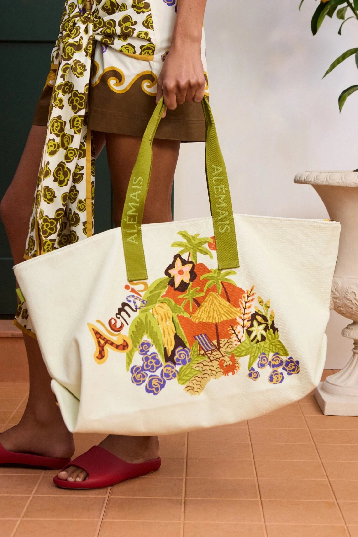 Island Cove Beach Tote