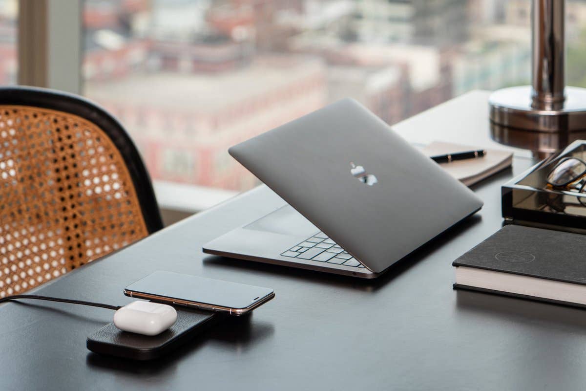 Classics Leather Wireless Charger - Dual Charging